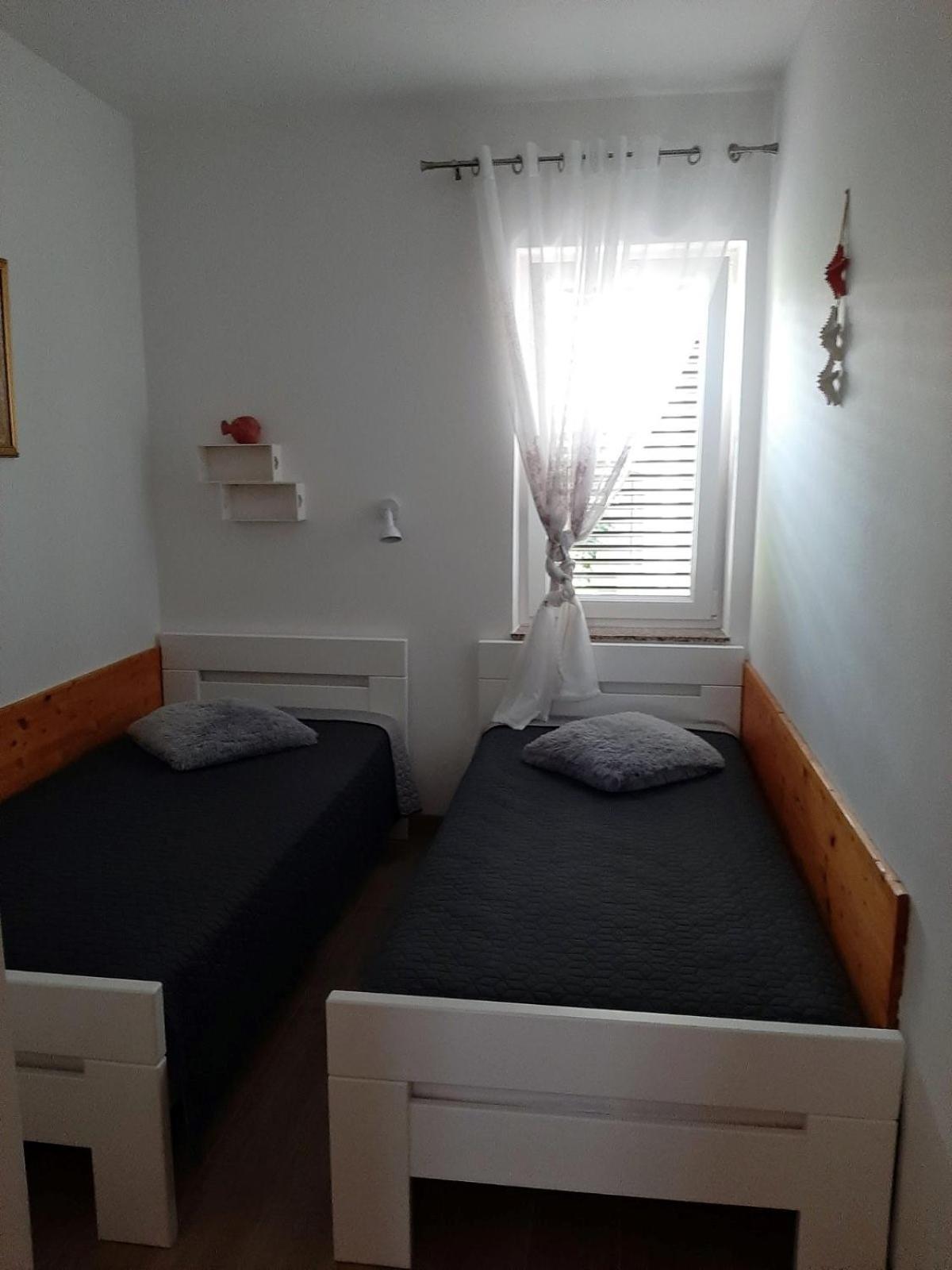 Apartman Mima Apartment Порат Екстериор снимка