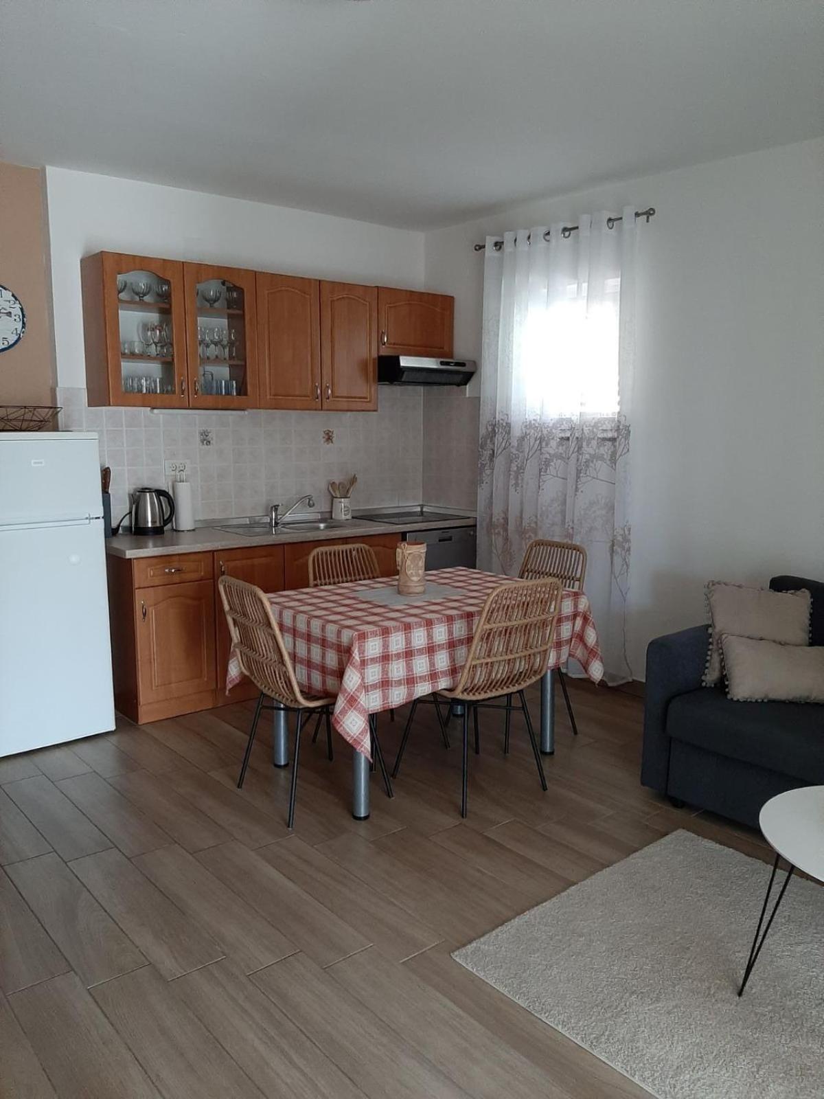 Apartman Mima Apartment Порат Екстериор снимка